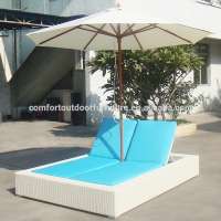 All-weather Beach/Swimming Pool Wicker Sun Bed